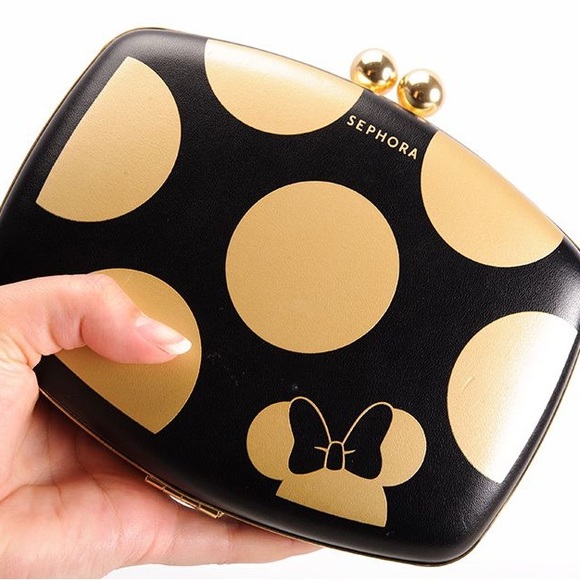 SEPHORA x DISNEY | Minnie's World in Color Eyeshadow Palette Review - Picture 4 of 12